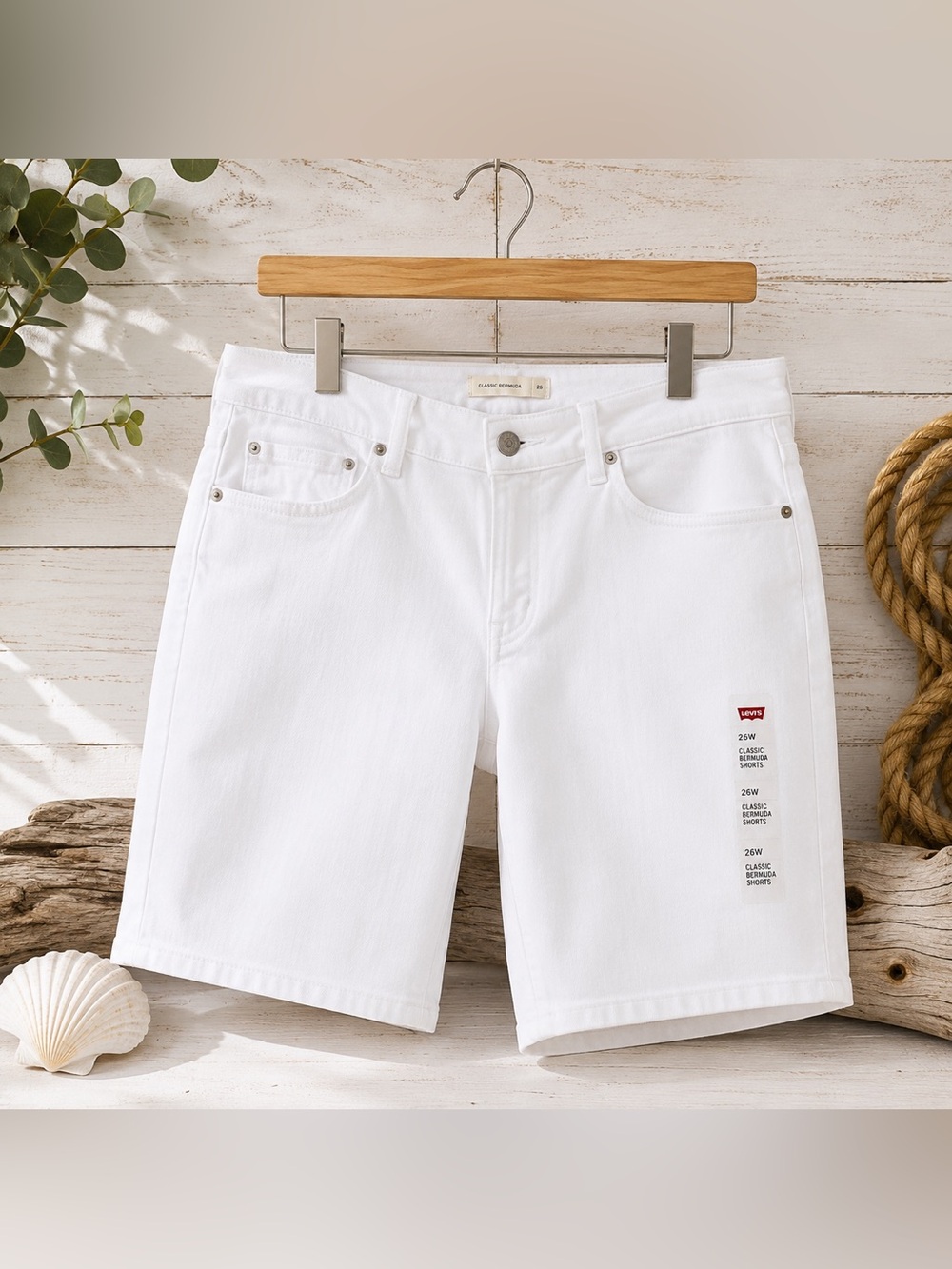 Levi’s Women’s White Bermuda Shorts 26W Mid Rise Stretch Denim Summer Casual